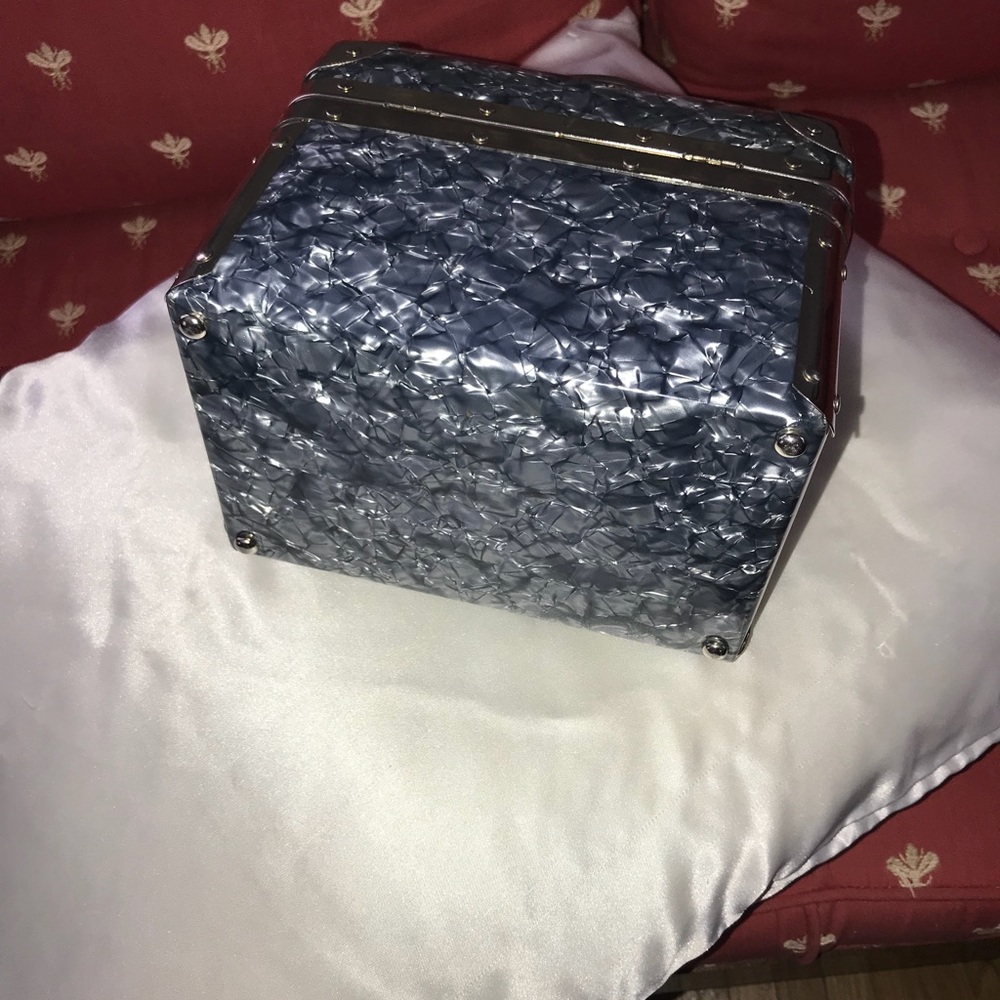 Purse - Picture 4 of 8